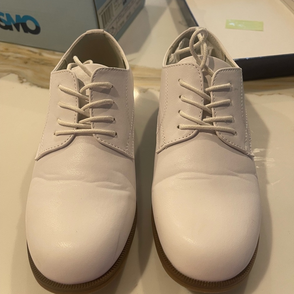 Boys Josmo white dress shoes - Size 1